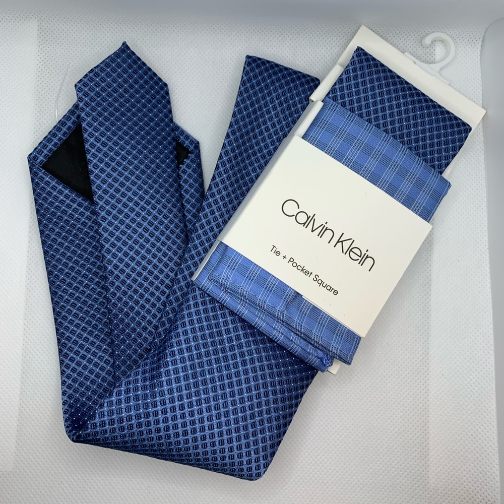 Calvin Klein Blue Tie & Pocket Square